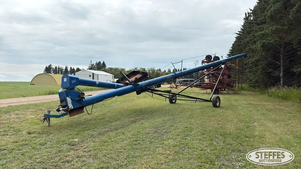 Brandt 1060MD Swing Hopper Auger