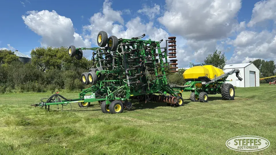 2008 John Deere 1835 Air Drills and Air Seeder