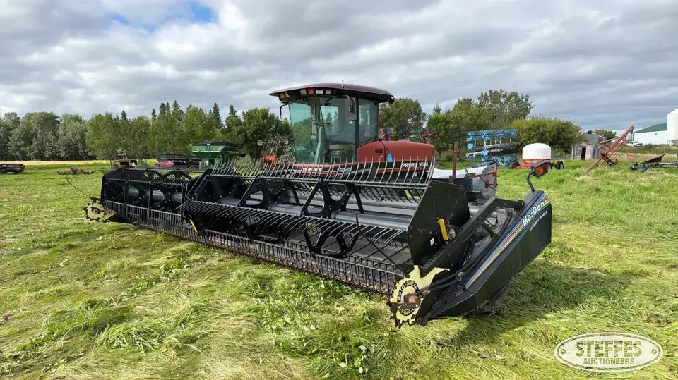 2004 Prairie Star 4952i Self-Propelled Swather