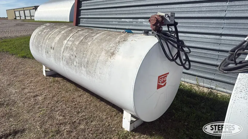 Westeel 1,000 gal. fuel tank