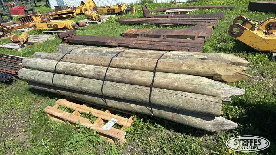 (25) Wood fence posts Farm Support Item
