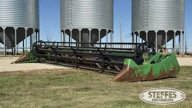 1994 John Deere 930