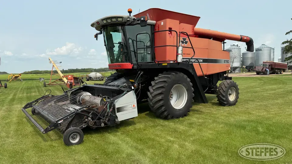 2003 Masey Ferguson 9790 Combine