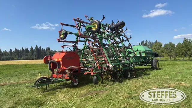 John Deere 610