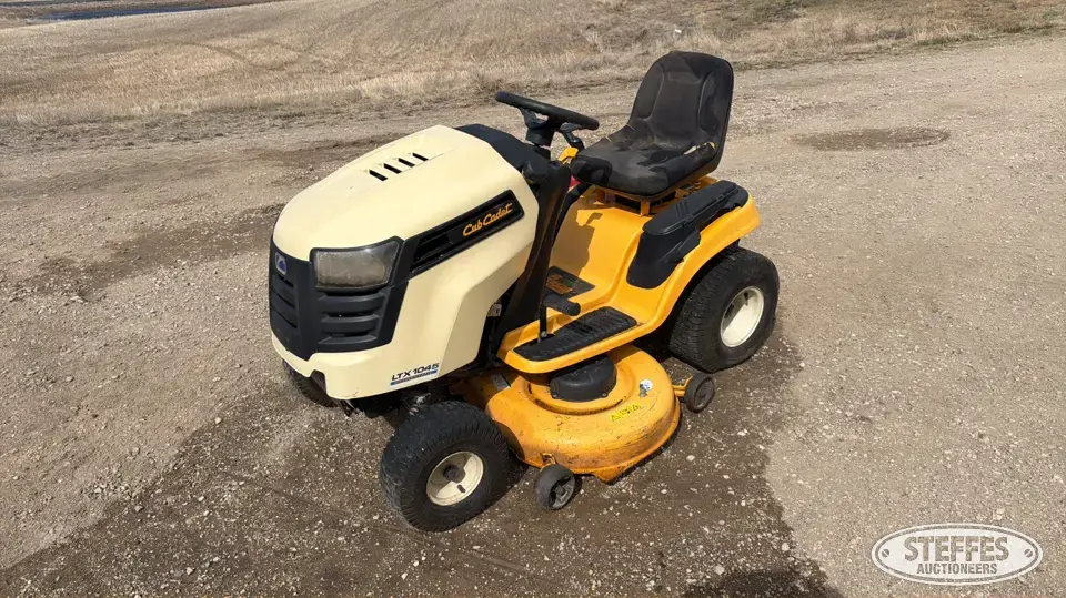 2017 Cub Cadet LTX 1045 Lawn Tractor