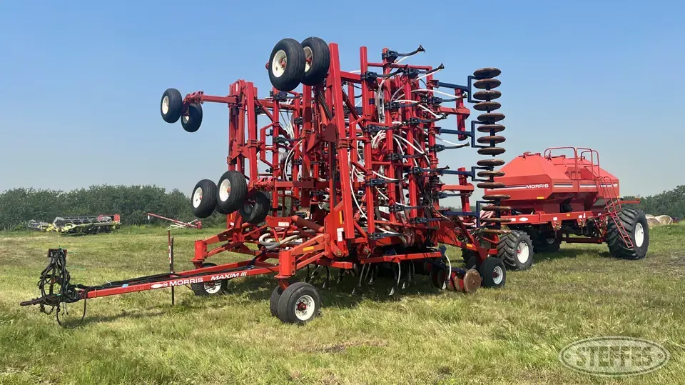 2004 Morris Maxim III Air Drills and Air Seeder