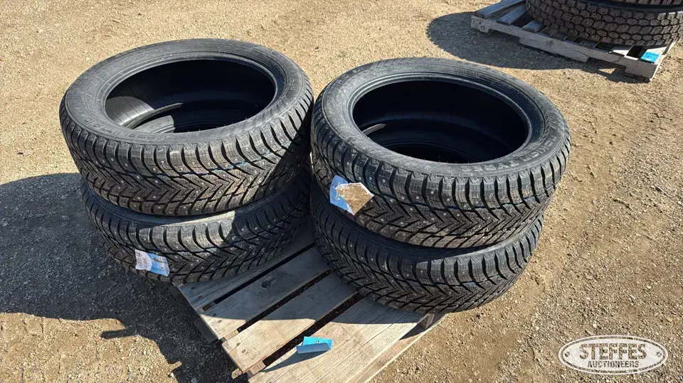 (4) Nokian Hakkapeliitta 10 235/50R19 tires Passenger-Light Truck Tire