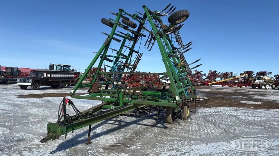 John Deere 610 NH3 Applicator
