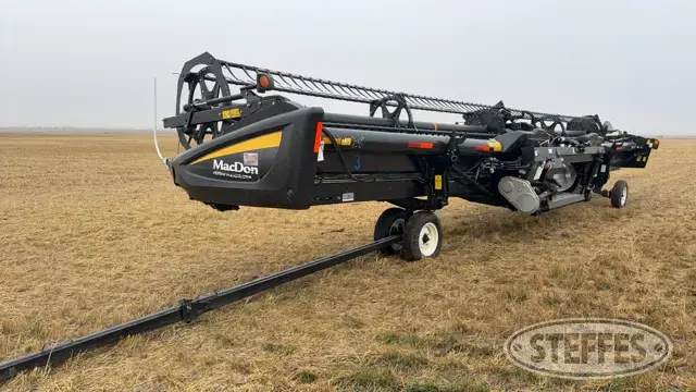 2017 MacDon FD75-D