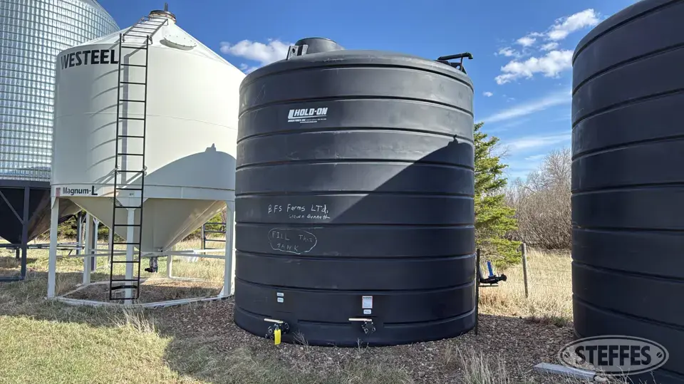 Hold-On 10,000 gal. poly tank