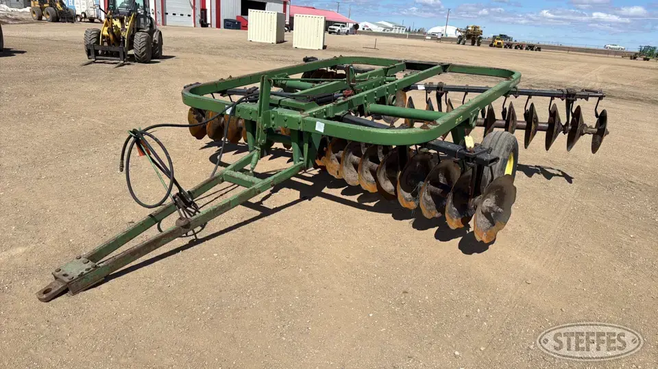 John Deere 210 Disc
