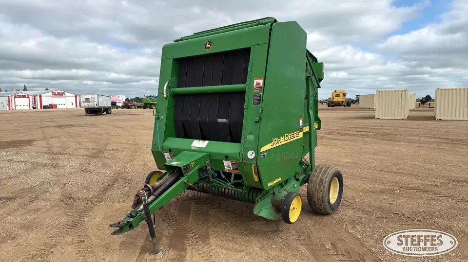 2002 John Deere 567 Round Baler