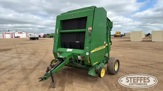 2002 John Deere 567