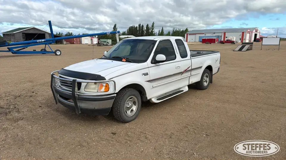 1997 Ford F-150 XLT Half Ton Pickup