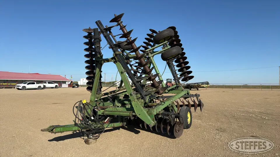 John Deere 331 Disc