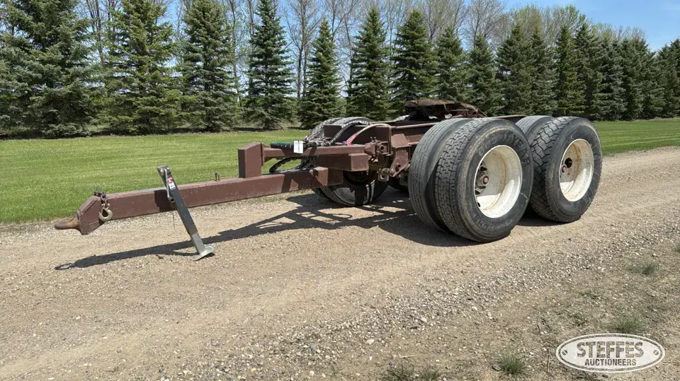 Tandem axle converter dolly