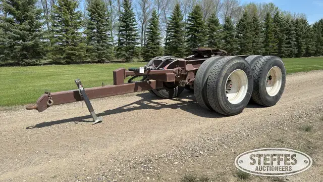 Tandem axle converter dolly