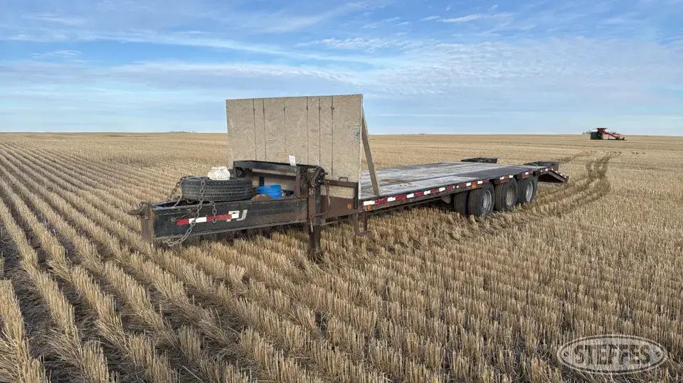2012 PJ Trailers Flatbed Trailer