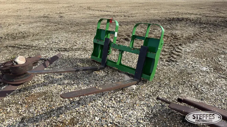 HLA HD42JD640 pallet forks Tractor Loaders and Attachment
