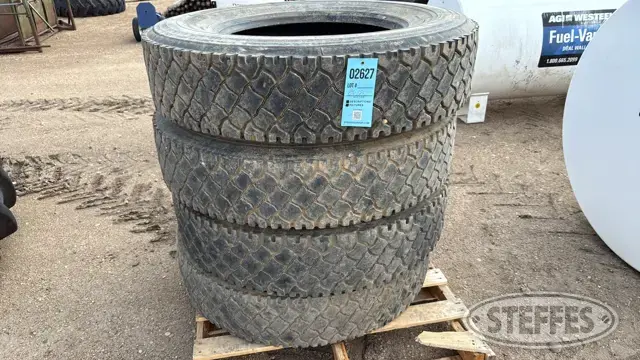 (4) Michelin 11R24.5 tires
