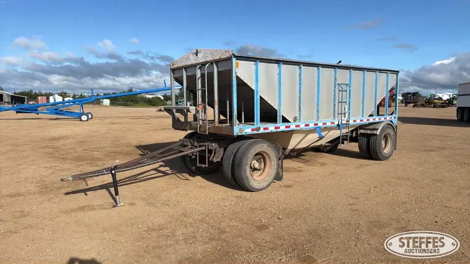 1972 Bocats Inc. CV5020 Pup Trailer