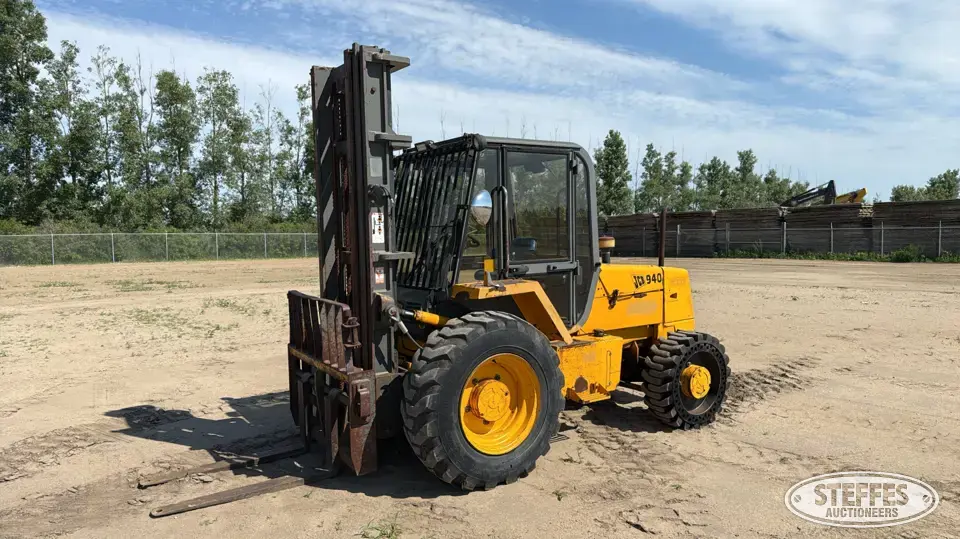 2014 JCB 940 Rough Terrain Forklift