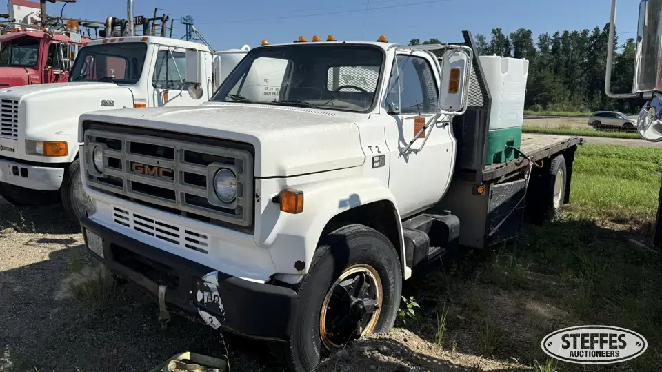 1982 GMC 7000 Flatbed Truck