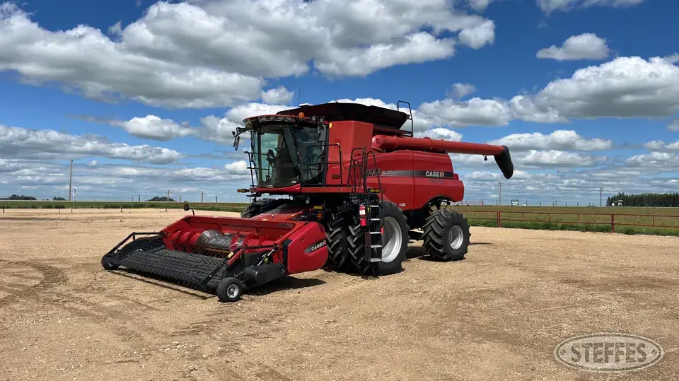 2013 Case IH 8230 Combine