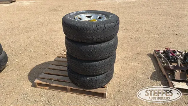 (4) Pro Comp LT265/75R16 tires