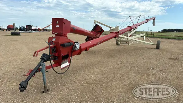 2015 Farm King 1060TM