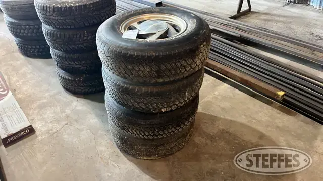 (4) Hankook 235/75R15 tires