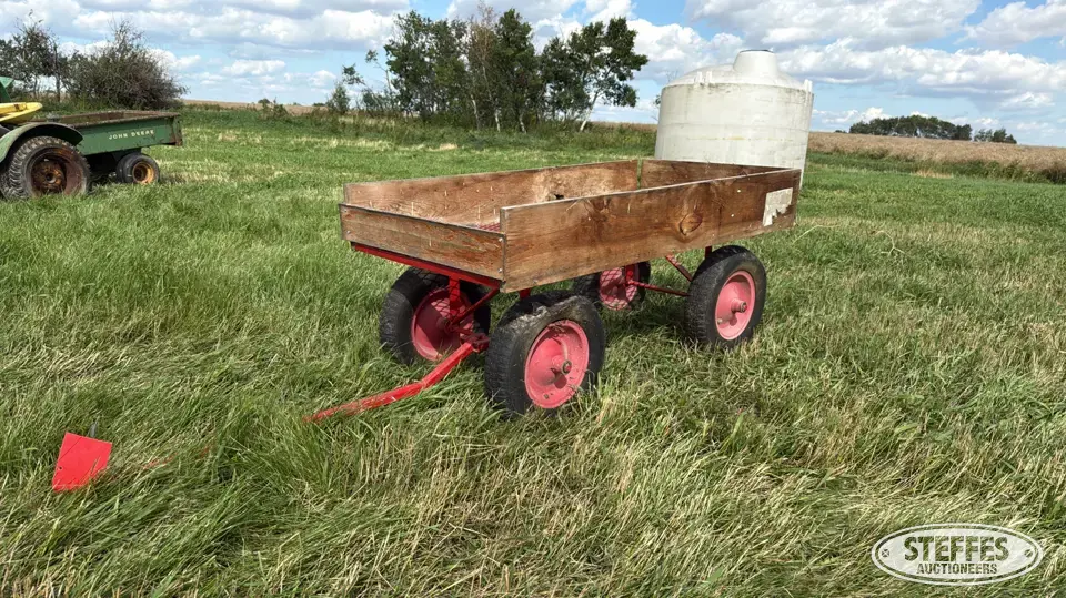 Wagon Lawn and Garden Accessory