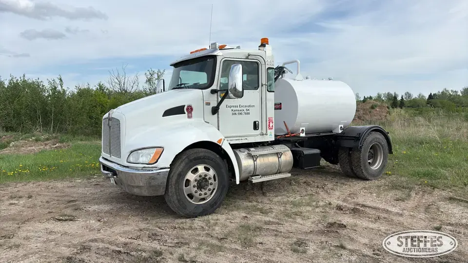 2017 Kenworth T370 Fuel-Lube Truck
