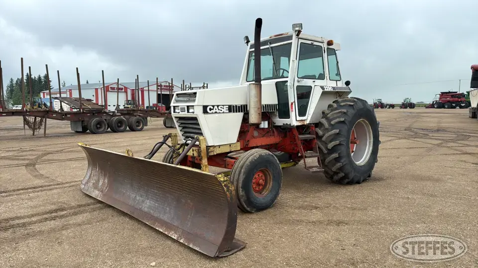 1979 Case 2290 2WD Tractor