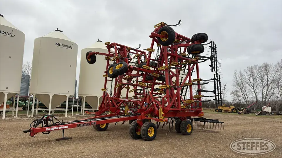 2017 Bourgault 9500-70 NH3 Applicator