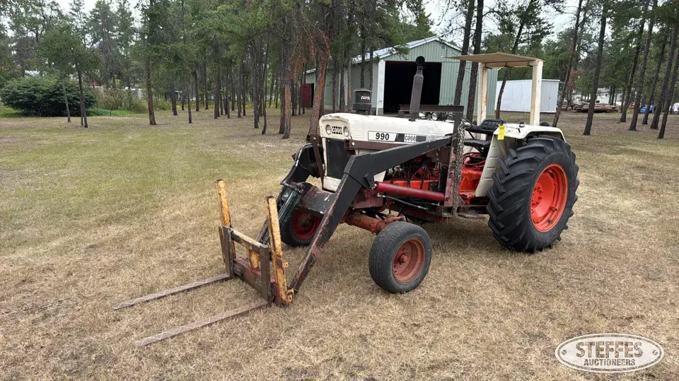 Case 990 2WD Tractor