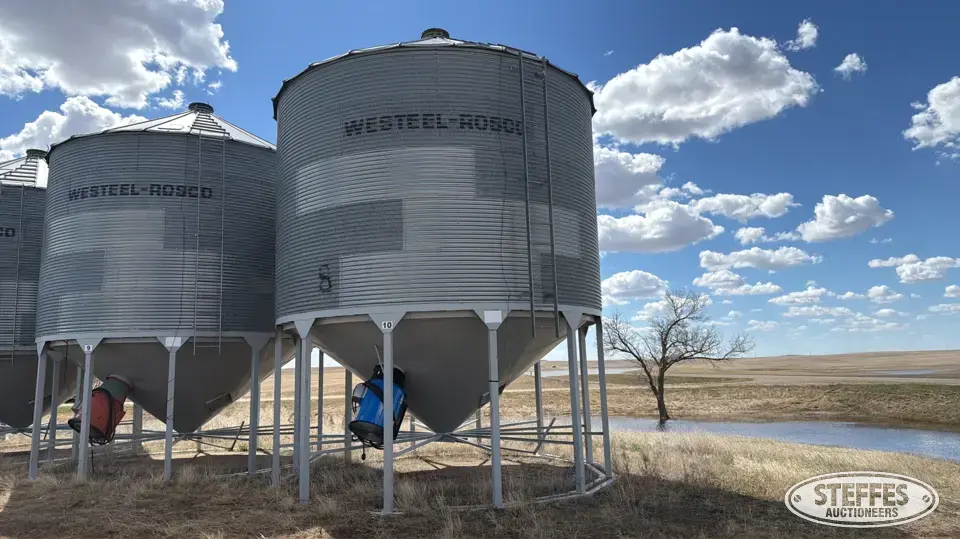 Westeel-Rosco 1805 hopper bin