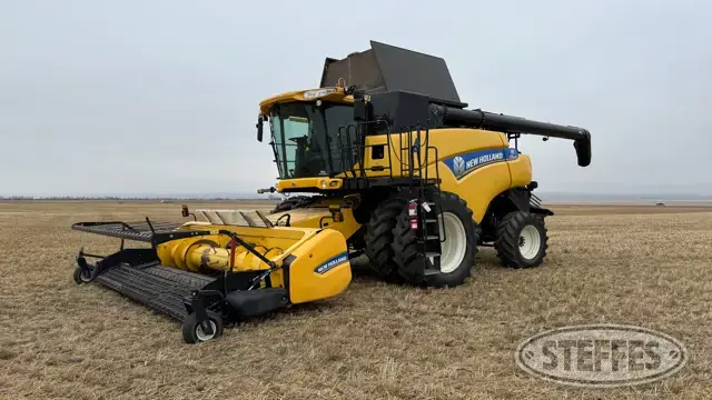 2012 New Holland CR8090