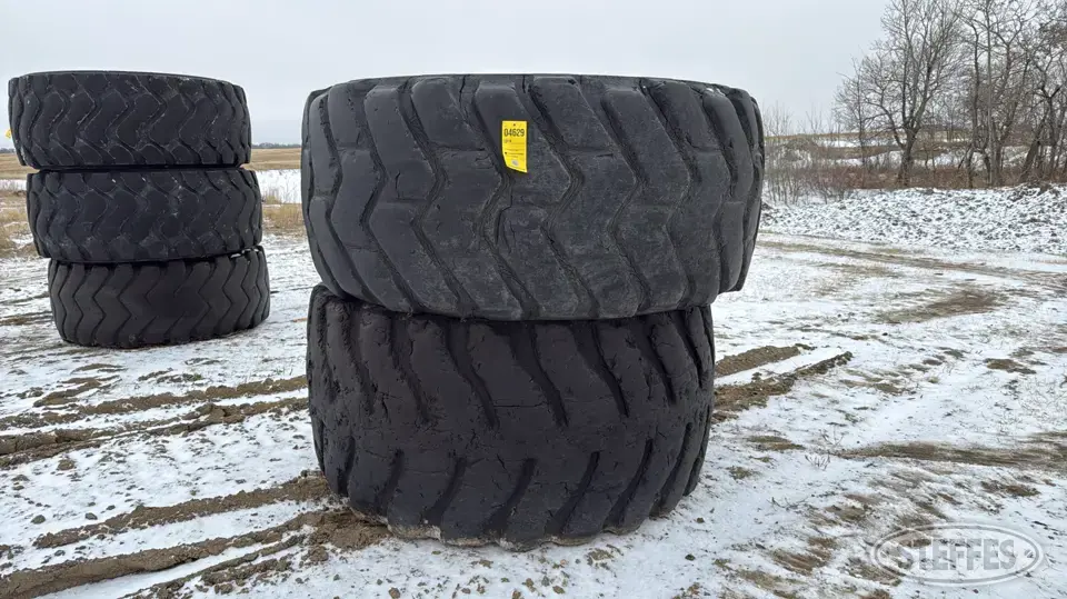 (2) Michelin 33.25R29 XTS tires Construction Equipment Tire