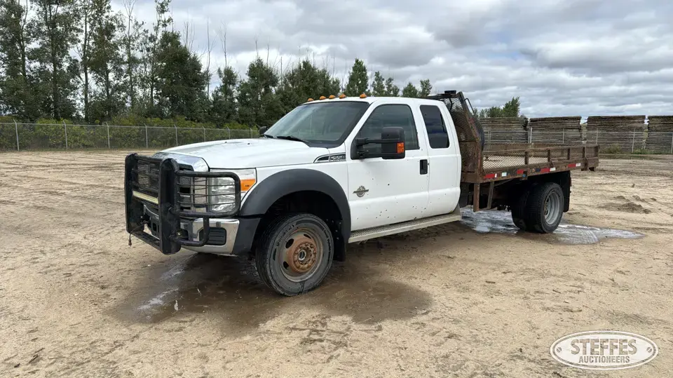 2013 Ford F-550 Super Duty XLT Over 1 Ton Pickup