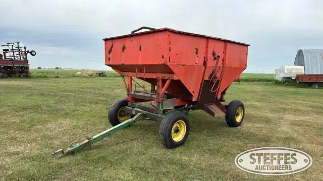 Gravity wagon