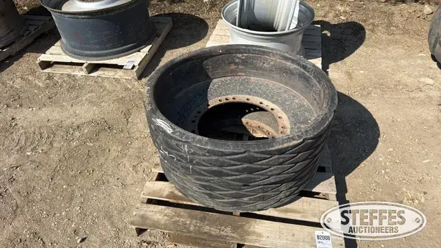 (2) Caterpillar 1R1094 track idlers
