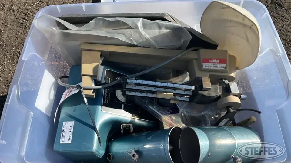 Motomco 919 Farm Support Item