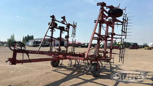 Massey Ferguson 128