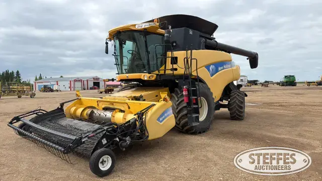 2008 New Holland CR9070