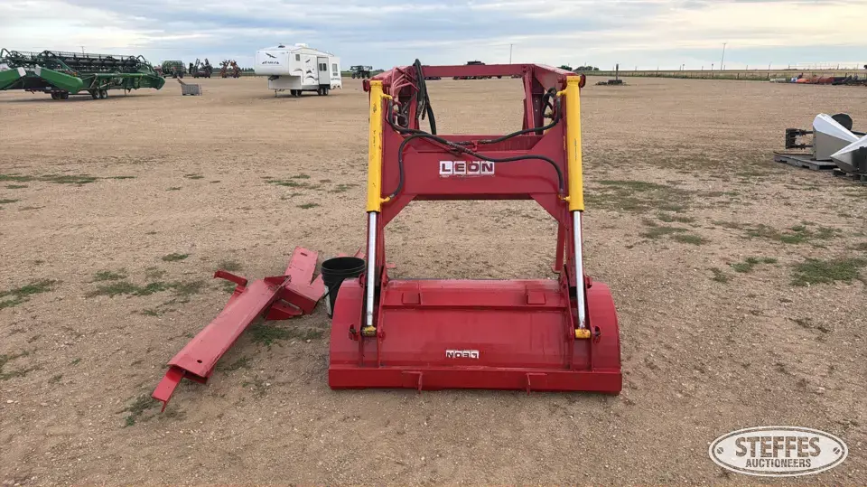 Leon loader frame Tractor Loaders and Attachment
