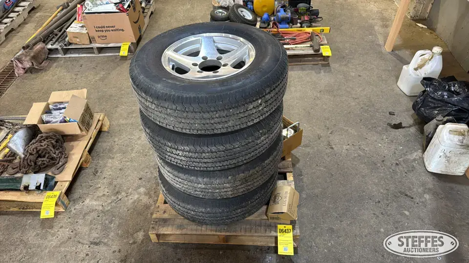 (4) Load Star ST225/75R15 tires Passenger-Light Truck Tire