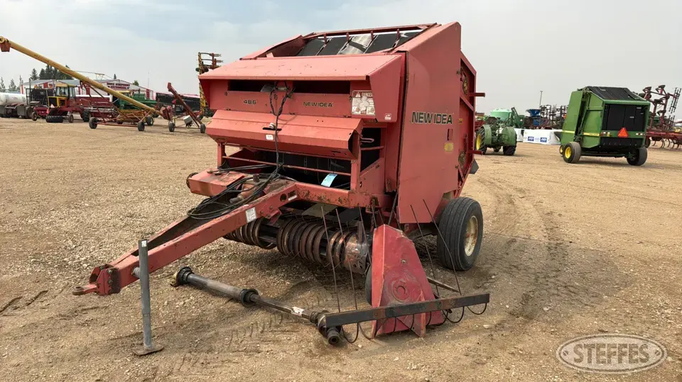 New Idea 486 Round Baler