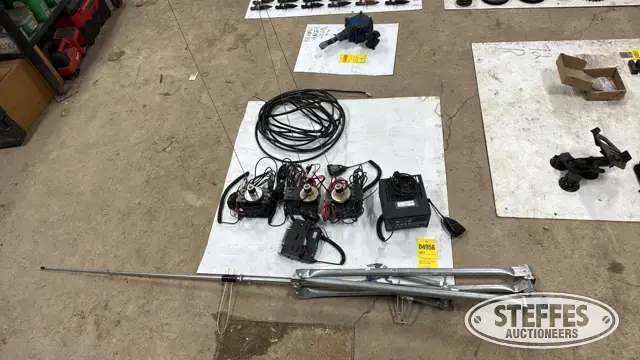 (1) Base station 2-way & (4) 2-way radios