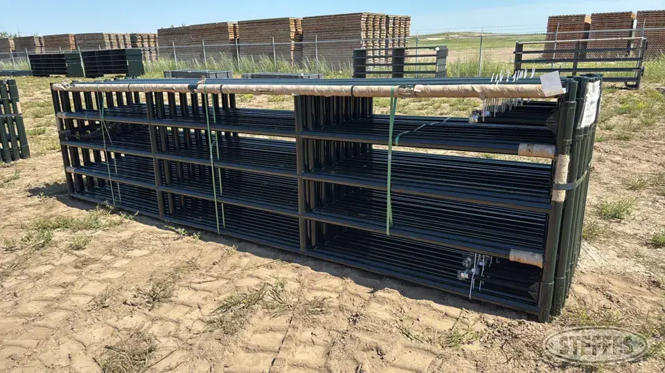 (16) BYT HD Magnum gates Livestock Handling
